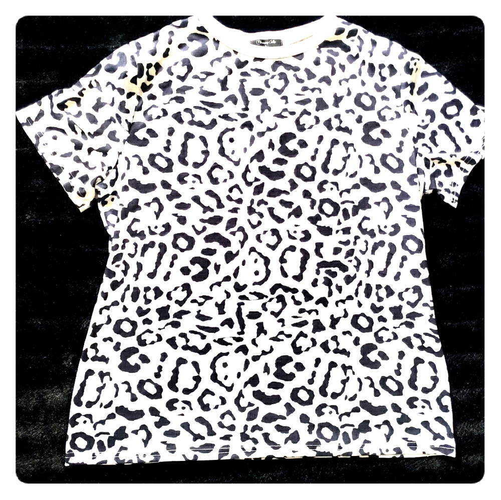 White leopard print tshirt